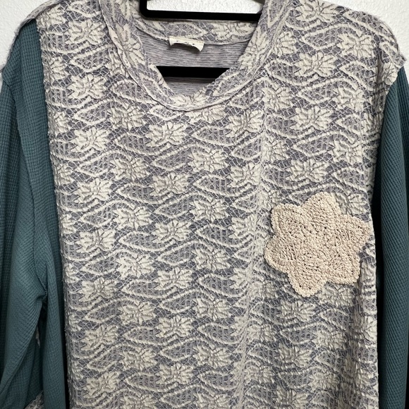 POL - Ballet Balcony Top - Picture 5 of 12